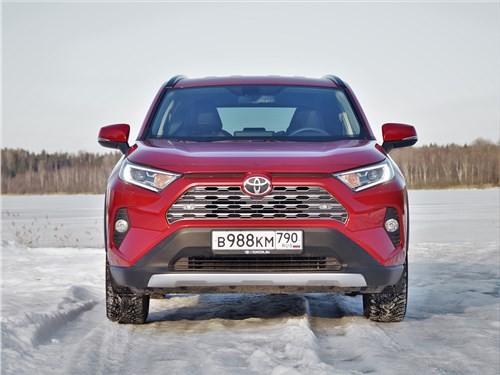 Тест-драйв Toyota RAV4 (поколение V) - &laquo;Жить в согласии с собой&raquo;
