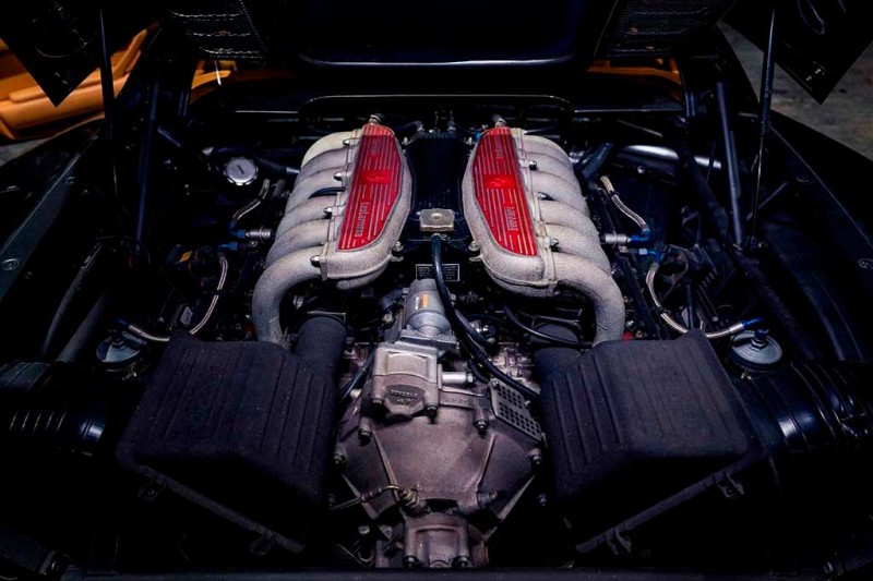 В продаже спорткар Ferrari 512 M 1995 года с очень редкой окраской кузова