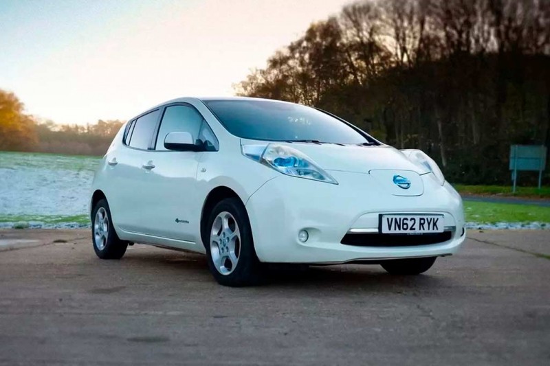 Блогеры выяснили запас хода подержанного Nissan Leaf при движении на максималке