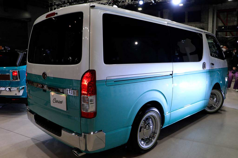Тюнеры из Alpine Style подготовили ретро-версии моделей Toyota Hiace и Raize 5 Тюнеры из Alpine Style подготовили ретро-версии моделей Toyota Hiace и Raize
