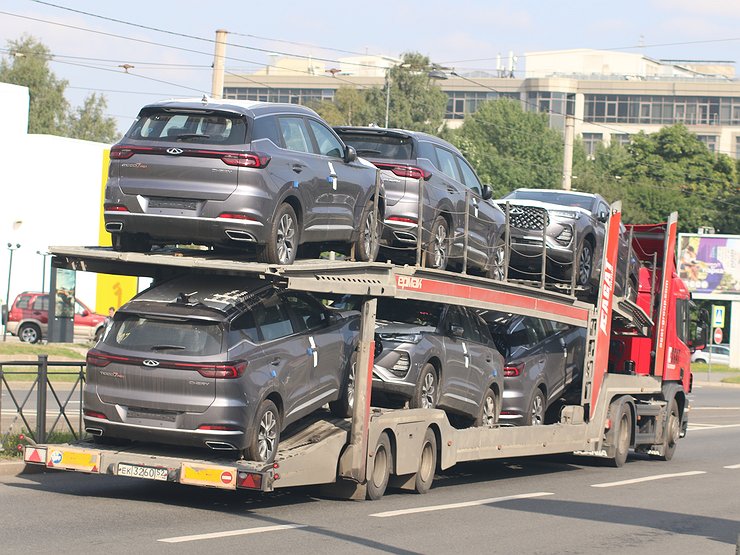 Российский авторынок в начале 2023 рухнет на 40%