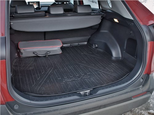 Тест-драйв Toyota RAV4 (поколение V) - &laquo;Жить в согласии с собой&raquo;