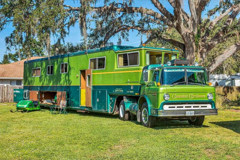 Роскошный кемпер Ford C-750 Camelot Cruiser из семидесятых ушел с молотка за 9,5 млн руб