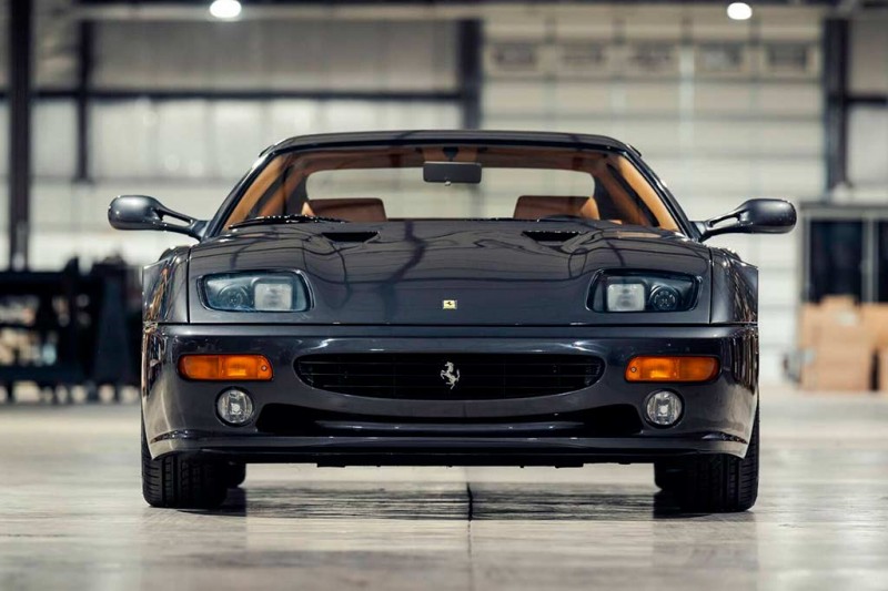 В продаже спорткар Ferrari 512 M 1995 года с очень редкой окраской кузова