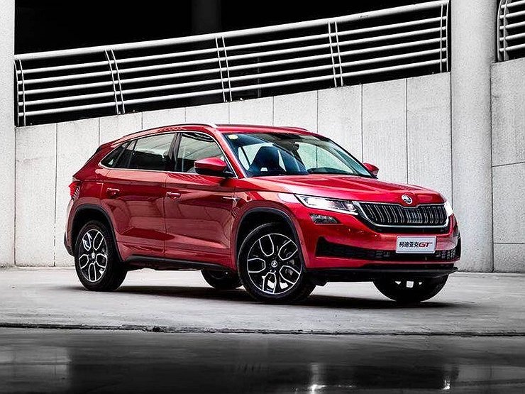 В России появились кроссоверы Skoda Kodiaq GT из Китая