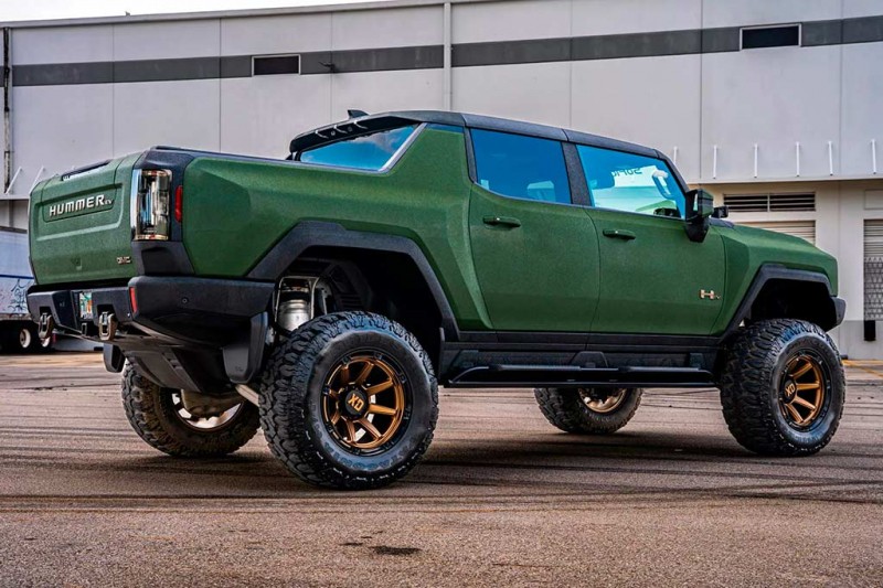 За роскошный GMC Hummer EV с тюнингом от SoFlo Customs просят 219 000 долларов