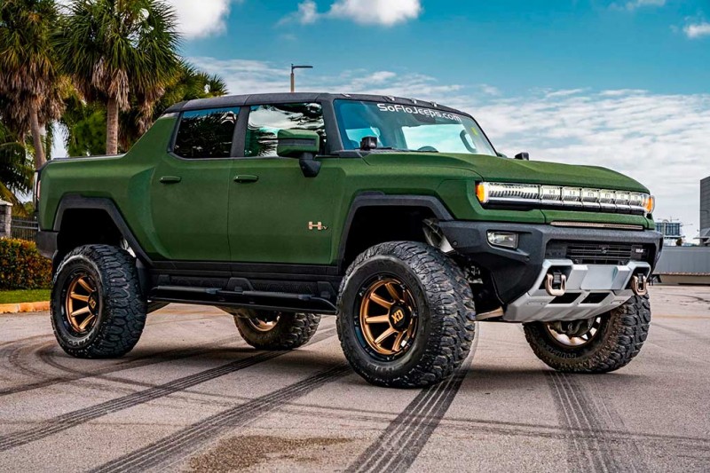За роскошный GMC Hummer EV с тюнингом от SoFlo Customs просят 219 000 долларов