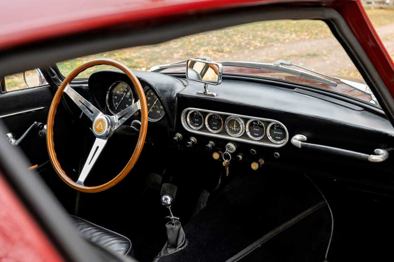 В продаже редкий Apollo 3500 GT: данный спорткар называли &laquo;американским Феррари&raquo;