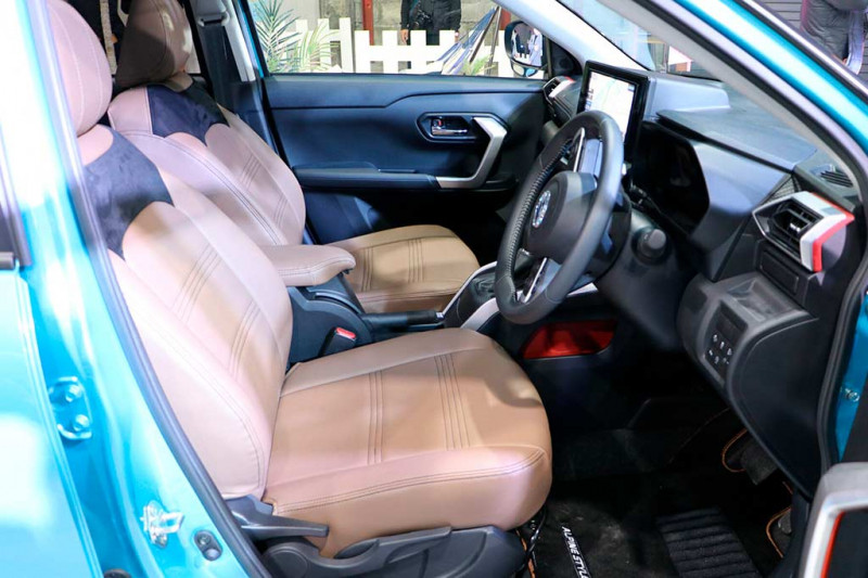 Тюнеры из Alpine Style подготовили ретро-версии моделей Toyota Hiace и Raize 4 Тюнеры из Alpine Style подготовили ретро-версии моделей Toyota Hiace и Raize