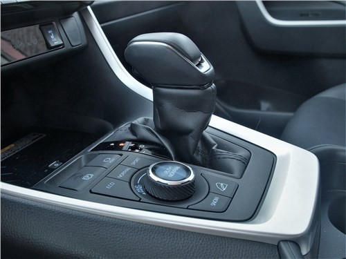 Тест-драйв Toyota RAV4 (поколение V) - &laquo;Жить в согласии с собой&raquo;