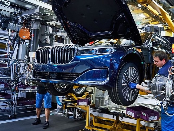 Что ж ты, фраер: BMW в России решила не уподобляться Mercedes