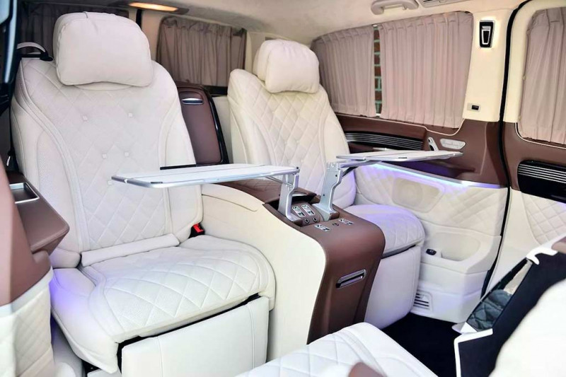 В продаже сразу два дорогих минивэна Mercedes Metris в стиле автомобилей марки Maybach