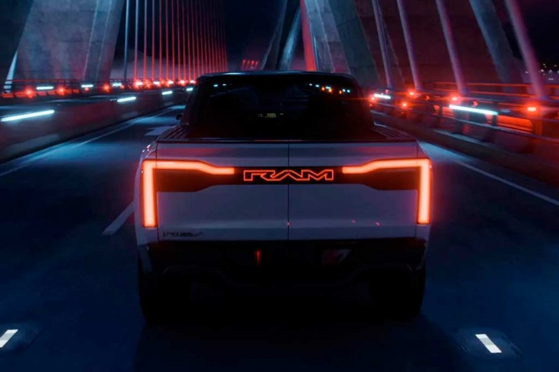 Ram 1500 Revolution Concept: представлен предвестник грядущего электрического пикапа