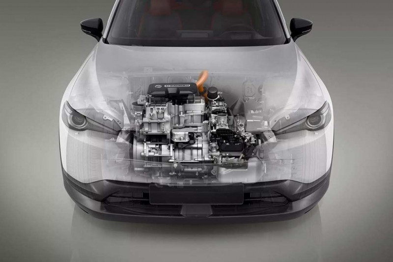 Mazda MX-30 e-Skyactiv R-EV: гибридный вариант модели с роторным движком