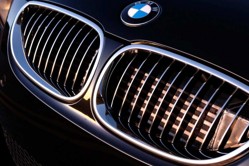 BMW возобновила поставки запчастей в Россию: заводскую гарантию не отменят