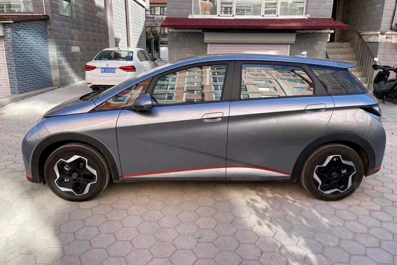В России за электрический хэтчбек BYD Dolphin запросили двойную цену