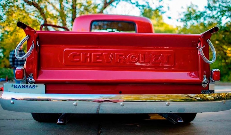 На аукцион выставлен роскошный рестомод Chevrolet 3600 1949 года