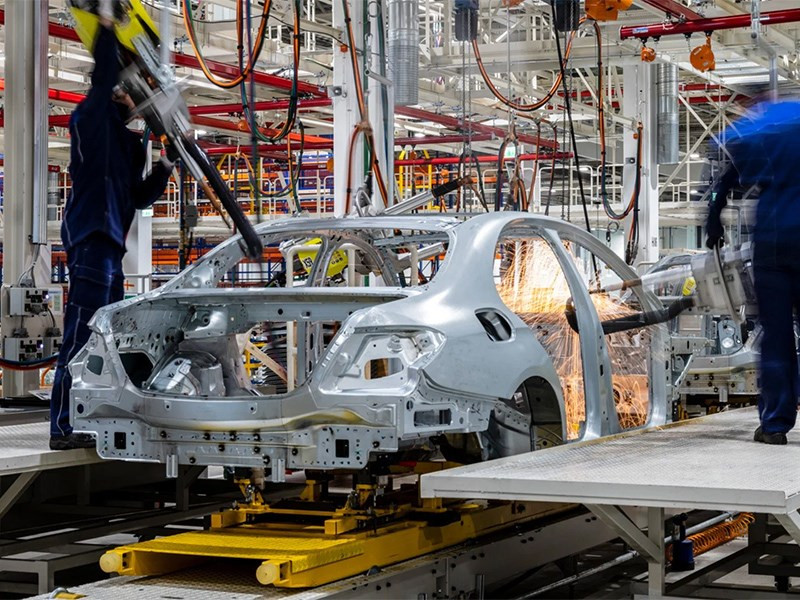 Минпромторг не подтвердил перезапуск российского завода Mercedes