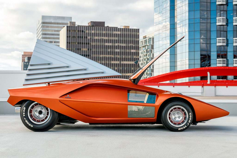 Уникальный концепт Lancia Stratos HF Zero 1970 года прокатился по ледяной трассе в Швейцарии