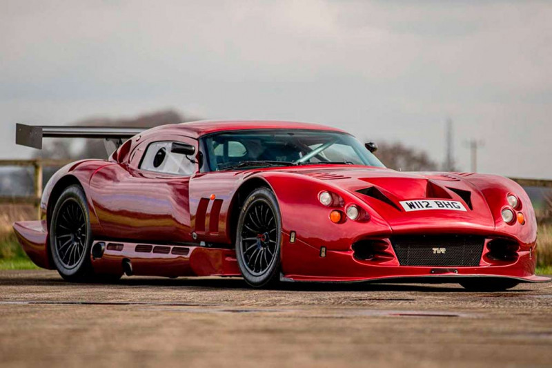 Уникальный дорожный суперкар TVR Cerbera Speed 12 с 830-сильным мотором продадут с молотка