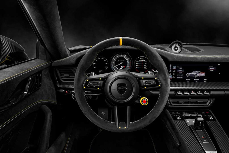 Фирма TechArt представила хардкорный Porsche 911 Turbo (992) в исполнении GTstreet R Flyweight