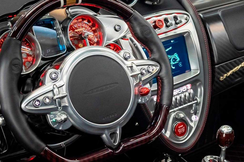 Pagani представила уникальный родстер Huayra Dinamica Evo с коричневым кузовом