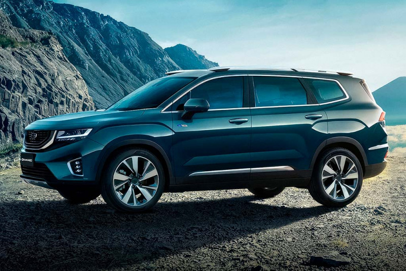 В России стартовали продажи семиместного Geely Okavango: за кроссовер просят 3,2 млн руб