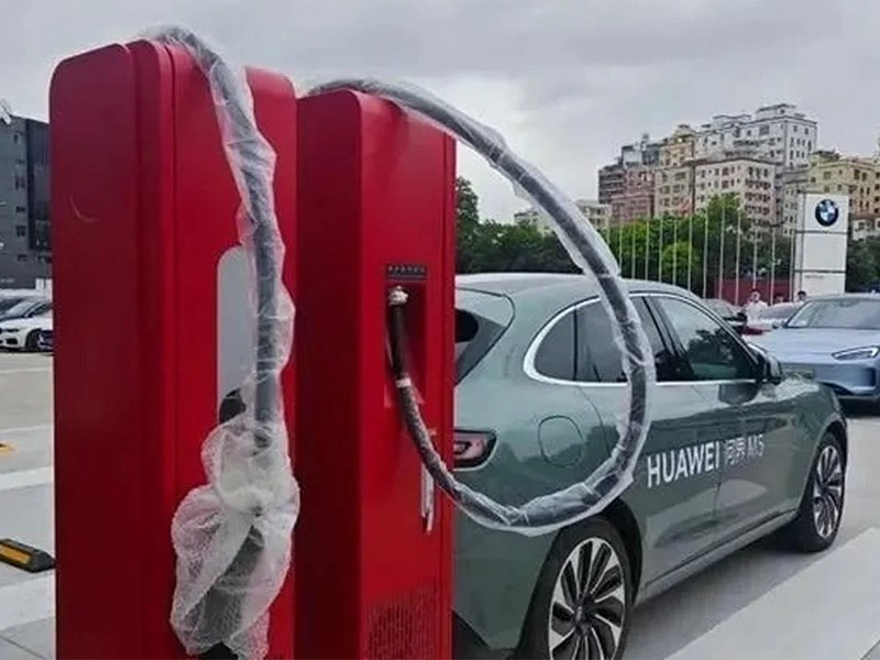 Huawei представила свою сверхмощную зарядную станцию для электромобилей
