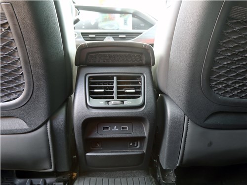 Тест-драйв Geely Tugella (поколение I рестайлинг) - Дамский угодник