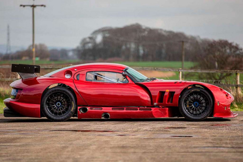 Уникальный дорожный суперкар TVR Cerbera Speed 12 с 830-сильным мотором продадут с молотка