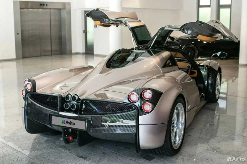 На портале avito.ru продают гиперкар Pagani Huayra: цена вопроса 230 млн рублей