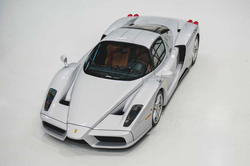 Ferrari Enzo с уникальным сочетанием цвета кузова и отделки салона пустят с молотка