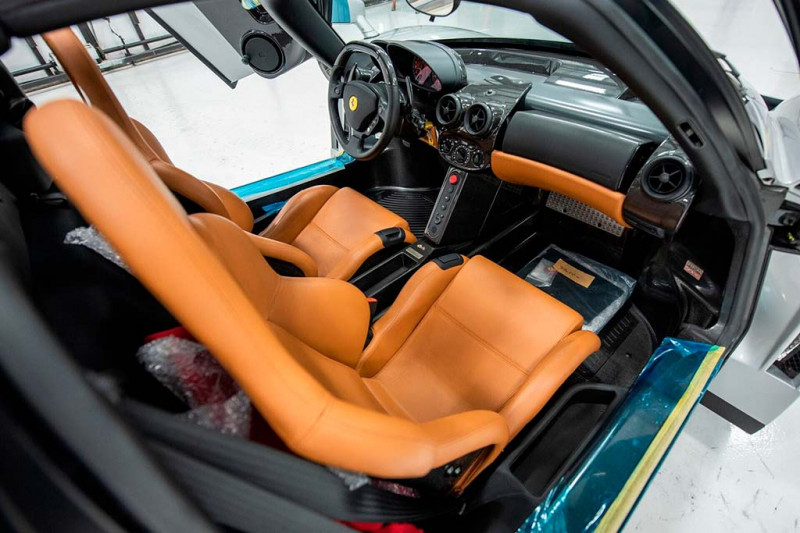 Ferrari Enzo с уникальным сочетанием цвета кузова и отделки салона пустят с молотка