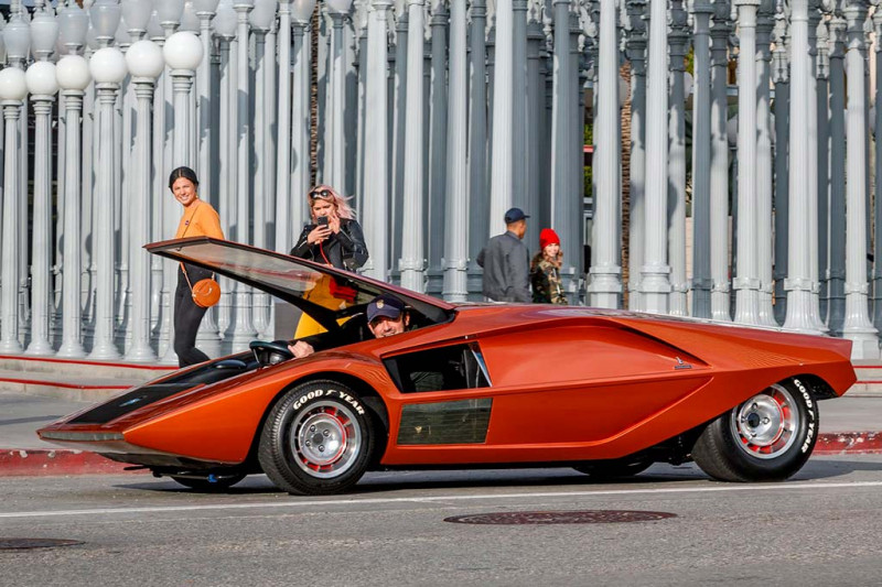 Уникальный концепт Lancia Stratos HF Zero 1970 года прокатился по ледяной трассе в Швейцарии