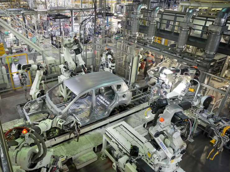 Запутался в показаниях: кому все же Денис Мантуров сбагрит завод Toyota