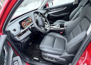 Игры в премиум: сравнительный тест-драйв кроссоверов Exeed LX и Mazda СХ&minus;5