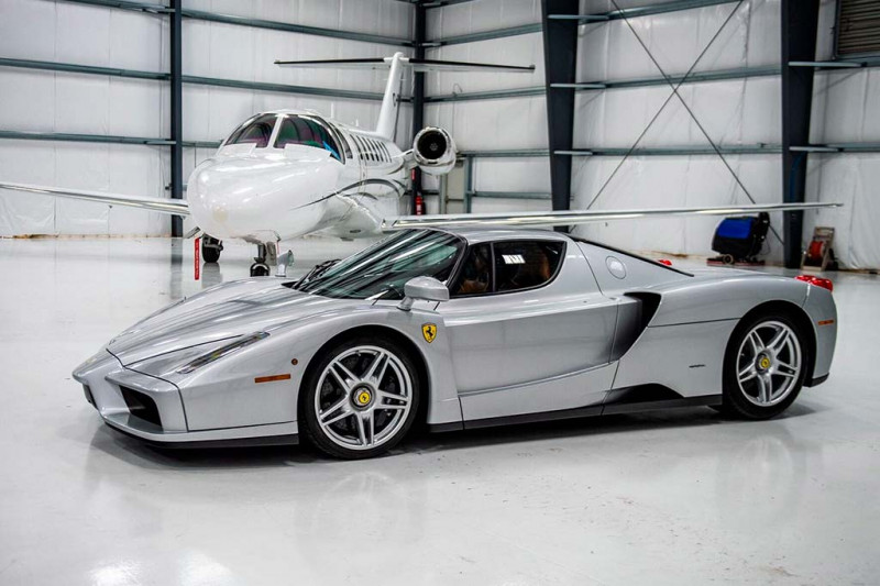 Ferrari Enzo с уникальным сочетанием цвета кузова и отделки салона пустят с молотка