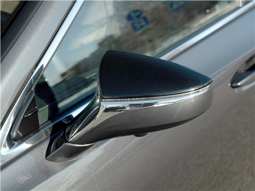 Почему "Drivers car" - это не про Lexus ES