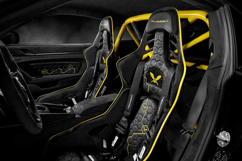 Фирма TechArt представила хардкорный Porsche 911 Turbo (992) в исполнении GTstreet R Flyweight