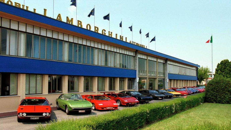 Компании Lamborghini исполняется 60 лет: история фабрики в Сант-Агата-Болоньезе