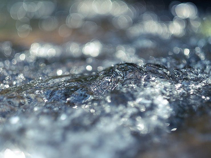 Почему обученные жизнью водители всегда возят в багажнике кусок обычного линолеума