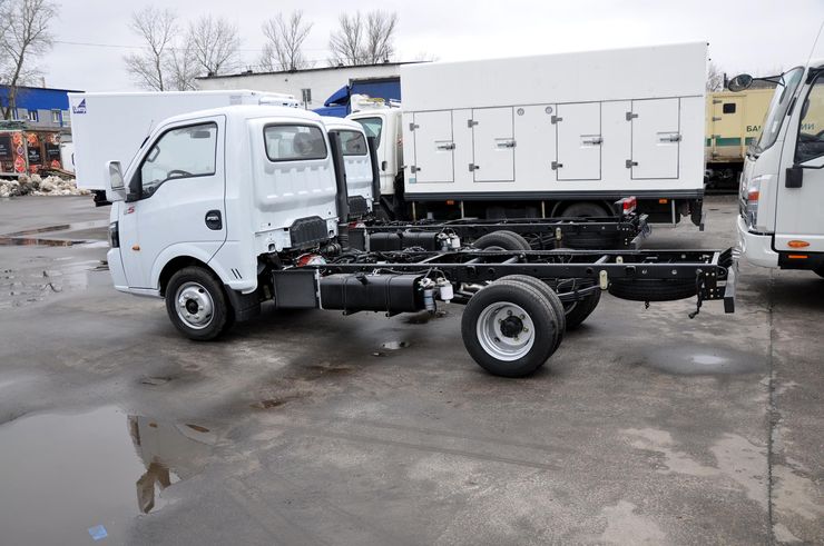 Разрывная пуля: тест-драйв амбициозного коммерческого грузовичка Dongfeng Captain-T