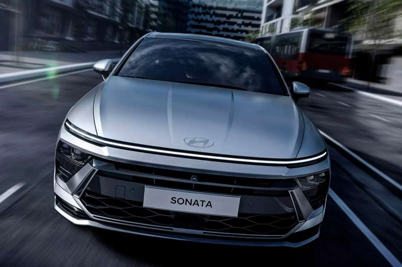В Сеуле официально показали обновленный седан Hyundai Sonata 2 В Сеуле официально показали обновленный седан Hyundai Sonata