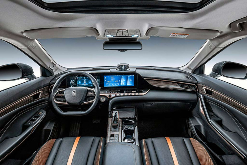 Вскоре в России появятся кроссовер FAW Bestune T55 и лифтбек Bestune B70