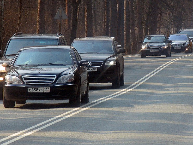 Лишение или штраф: сколько автомобилей можно обогнать по закону за один маневр