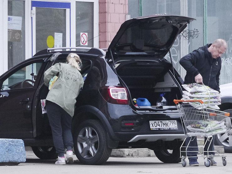 Как автовладельцы по собственной глупости портят двери своих машин