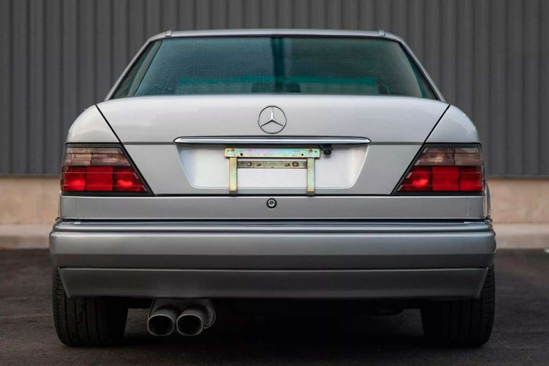 В продаже замечен редкий Mercedes-Benz E60 AMG: таких выпустили всего 45 шт