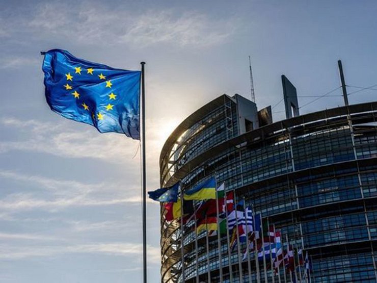Европа готовит новый удар: санкции дотянутся до кармана каждого российского водителя