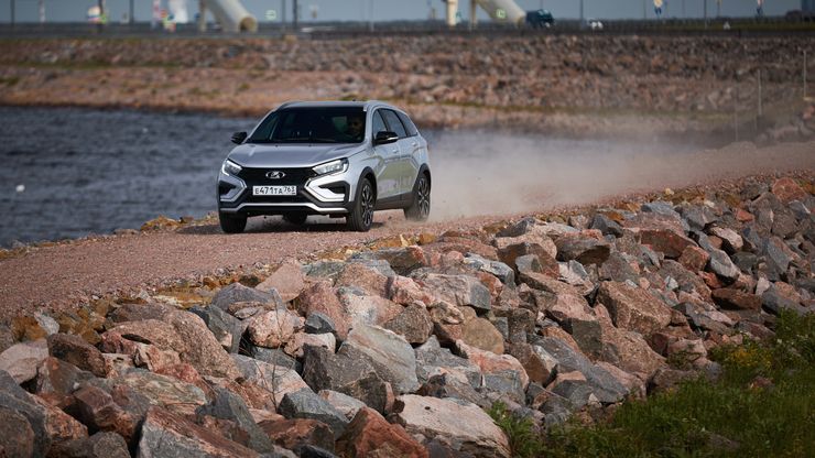 Первый тест-драйв новой LADA Vesta NG: без ESP, но с крутым функционалом