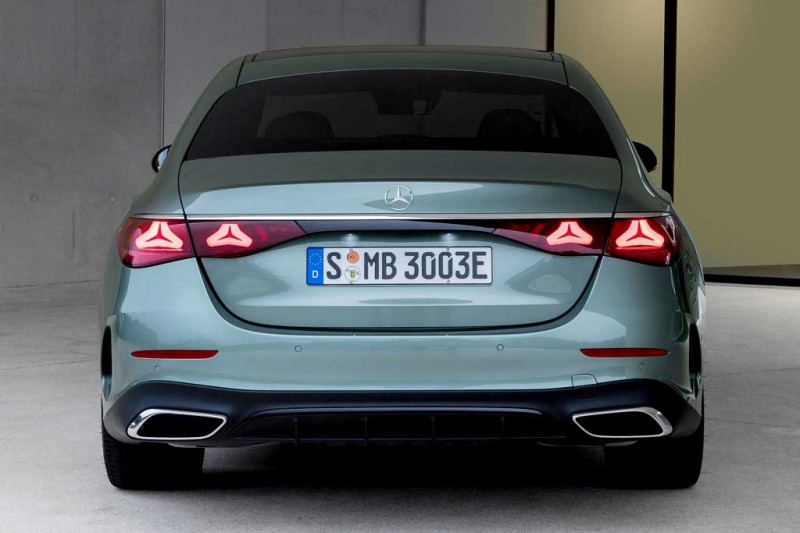 Немцы презентовали полностью новый Mercedes-Benz E-Class W214 7 Немцы презентовали полностью новый Mercedes-Benz E-Class W214